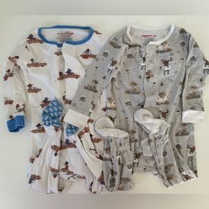 Two organic cotton magnetic me footie onesies